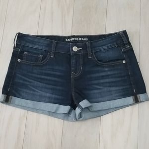 Express stretchy shorts